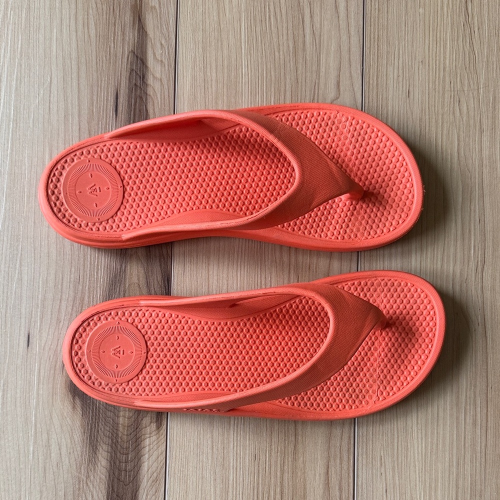 Totes sandals size 6